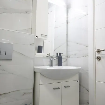 Stanica 24 Apartment *